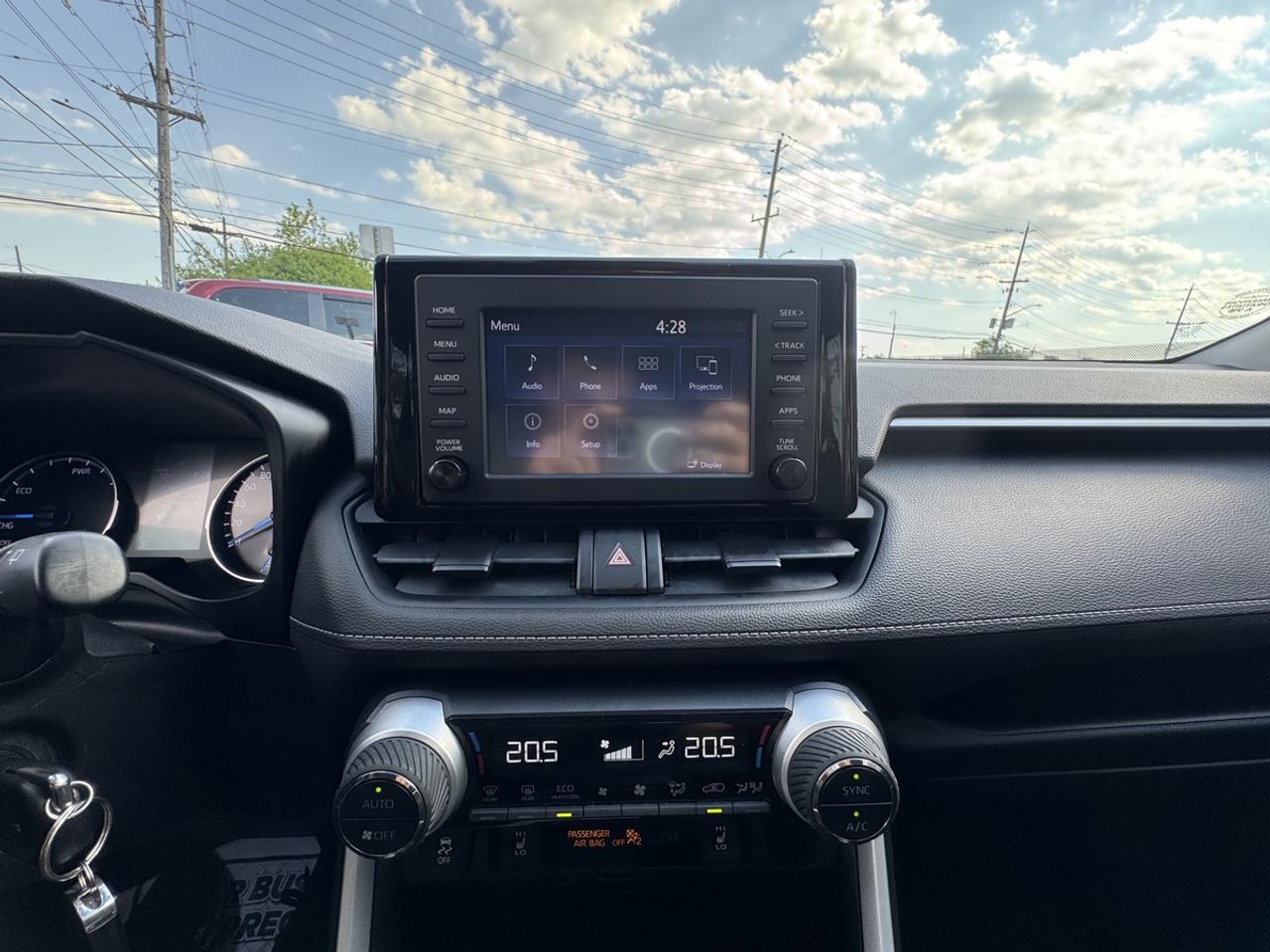 2021 Toyota RAV4 LE Hybrid AWD Photo