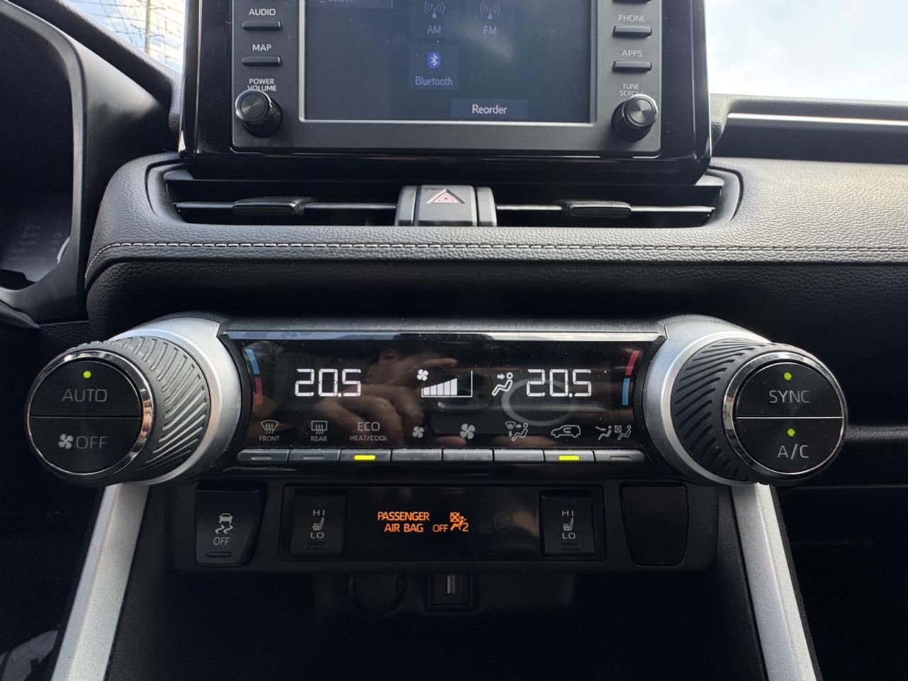 2021 Toyota RAV4 LE Hybrid AWD Photo