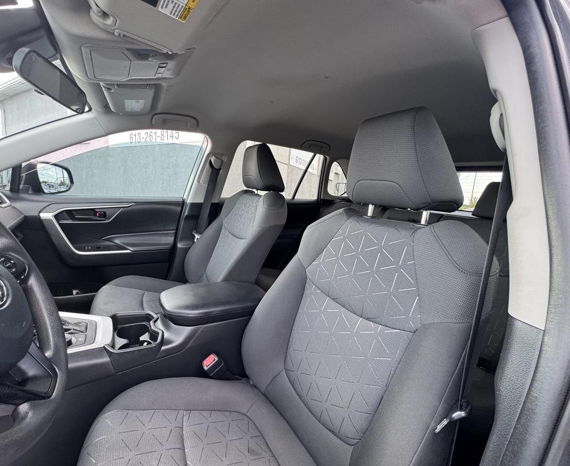 2021 Toyota RAV4 LE Hybrid AWD Photo