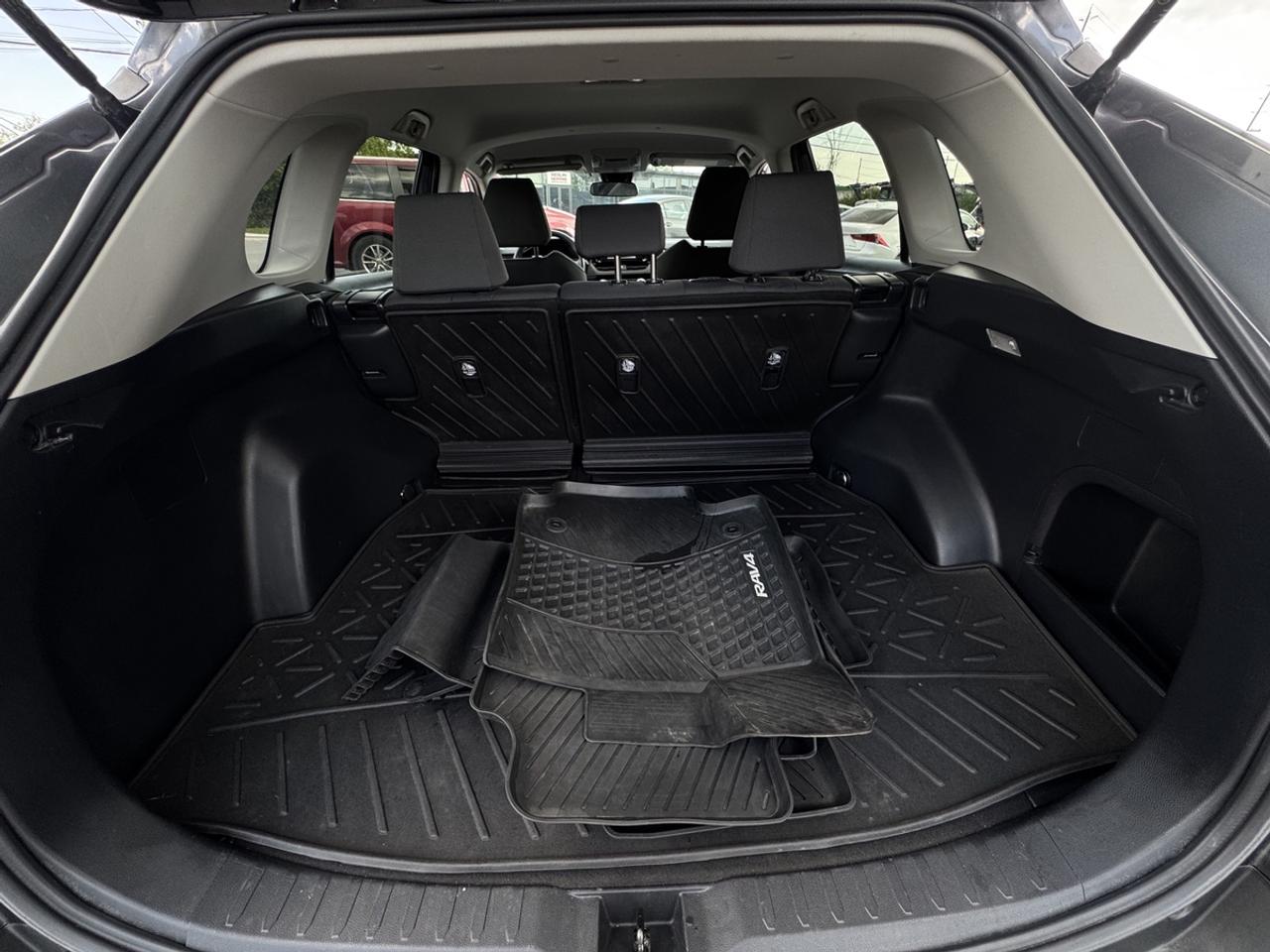 2021 Toyota RAV4 LE Hybrid AWD Photo