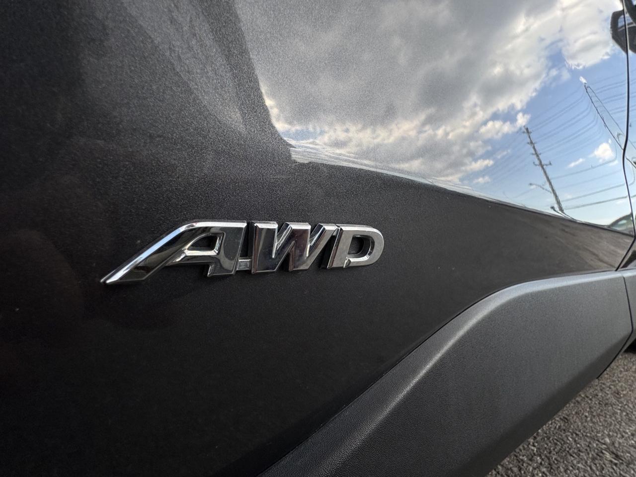 2021 Toyota RAV4 LE Hybrid AWD Photo