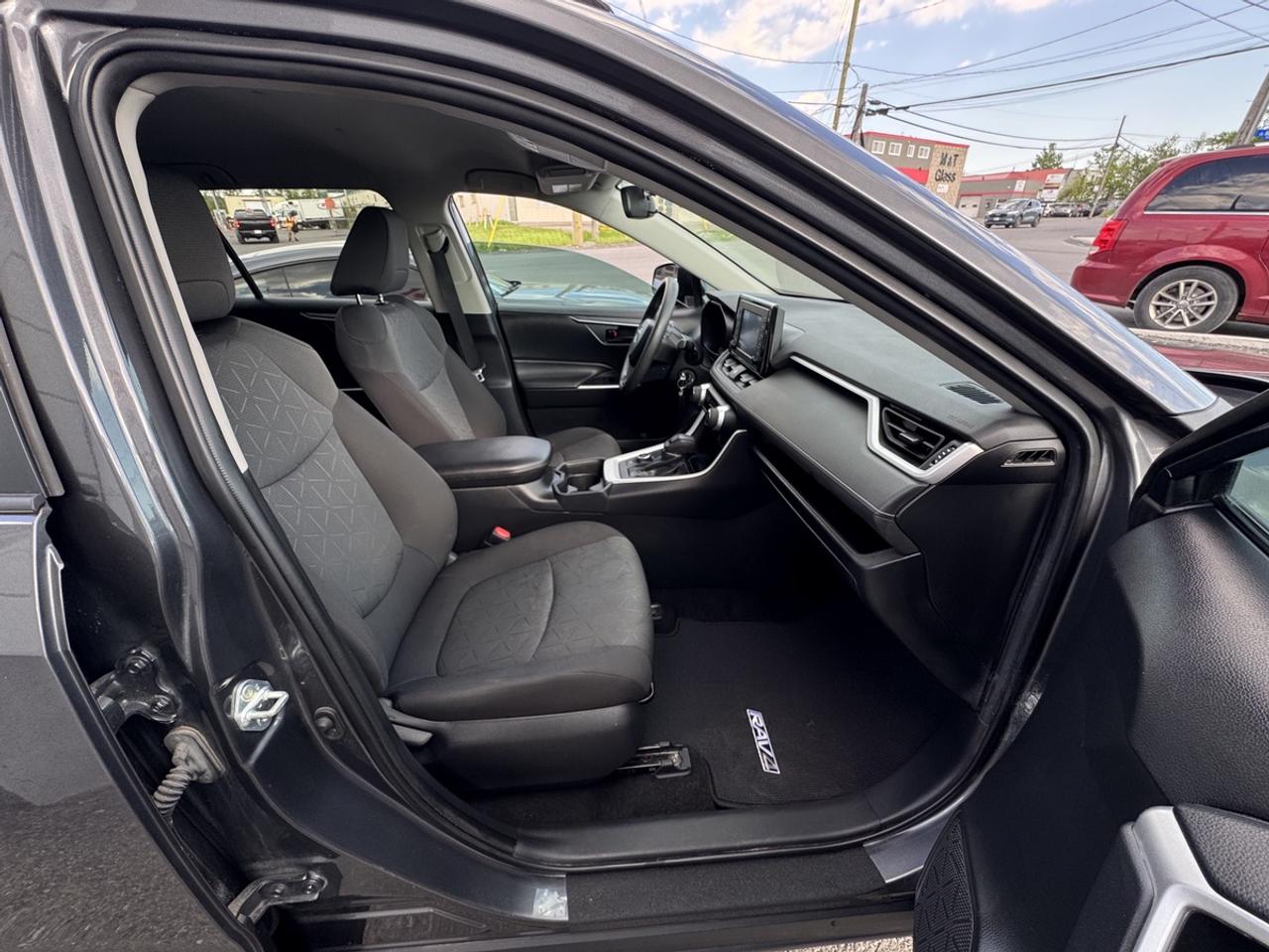 2021 Toyota RAV4 LE Hybrid AWD Photo