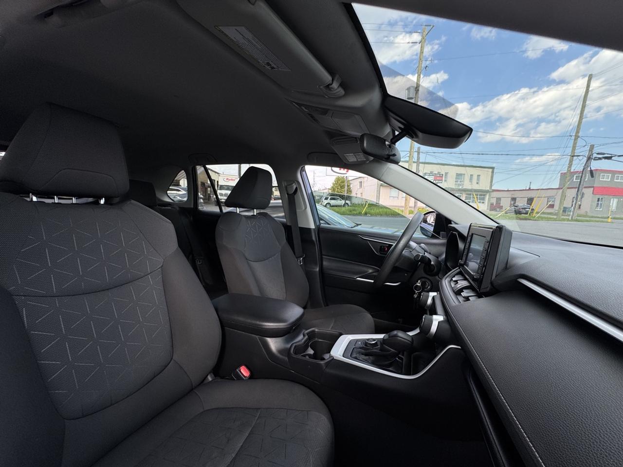 2021 Toyota RAV4 LE Hybrid AWD Photo