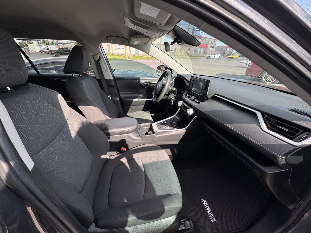 2021 Toyota RAV4 LE Hybrid AWD Photo