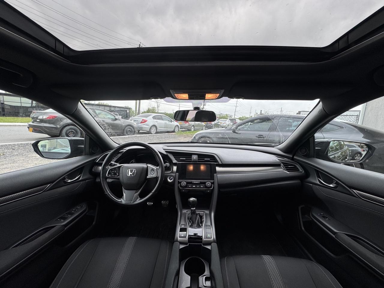 2018 Honda Civic Sport Photo