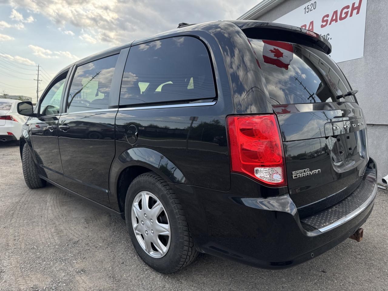 2019 Dodge Grand Caravan SXT Photo4