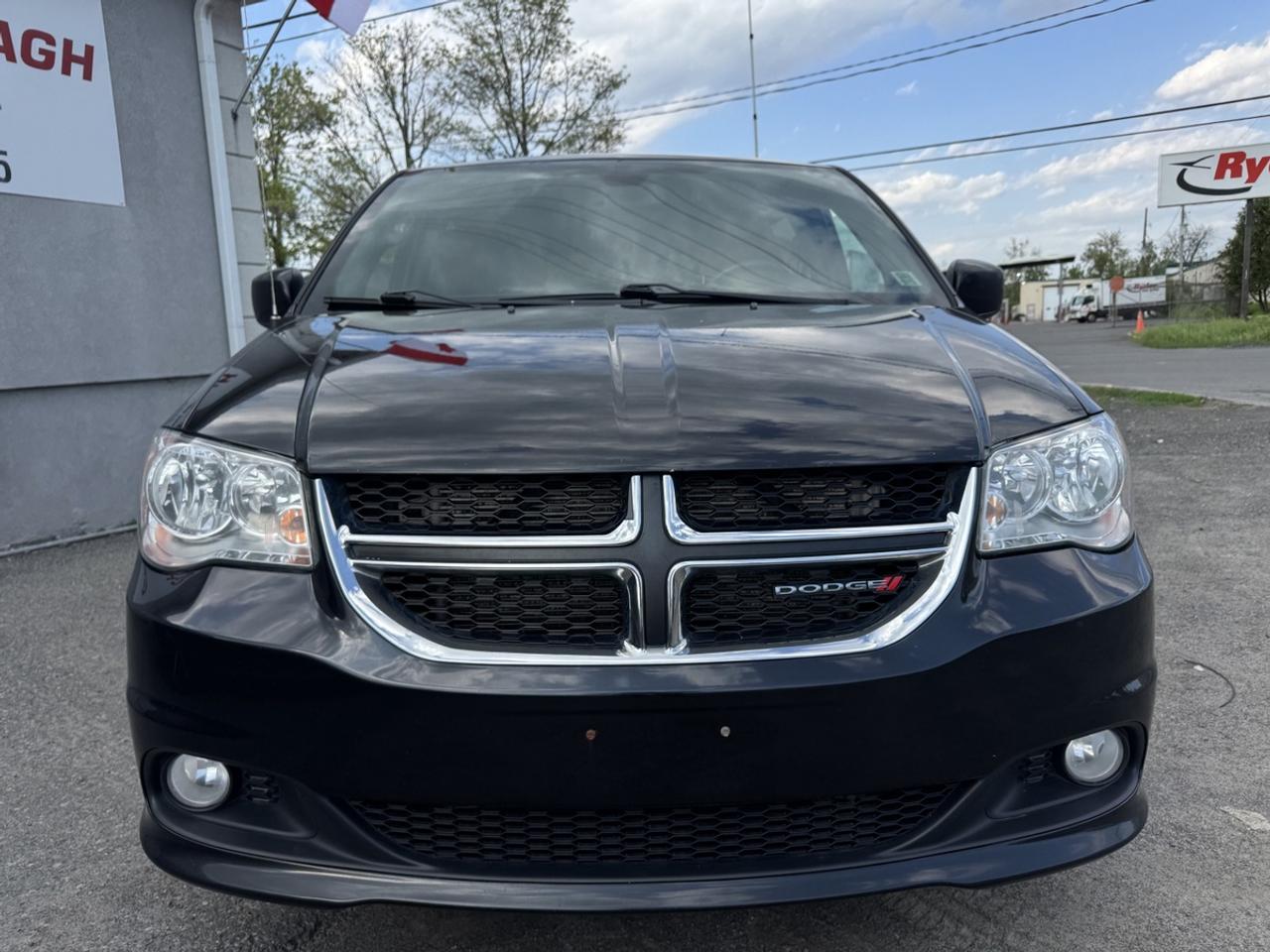 2019 Dodge Grand Caravan SXT Photo