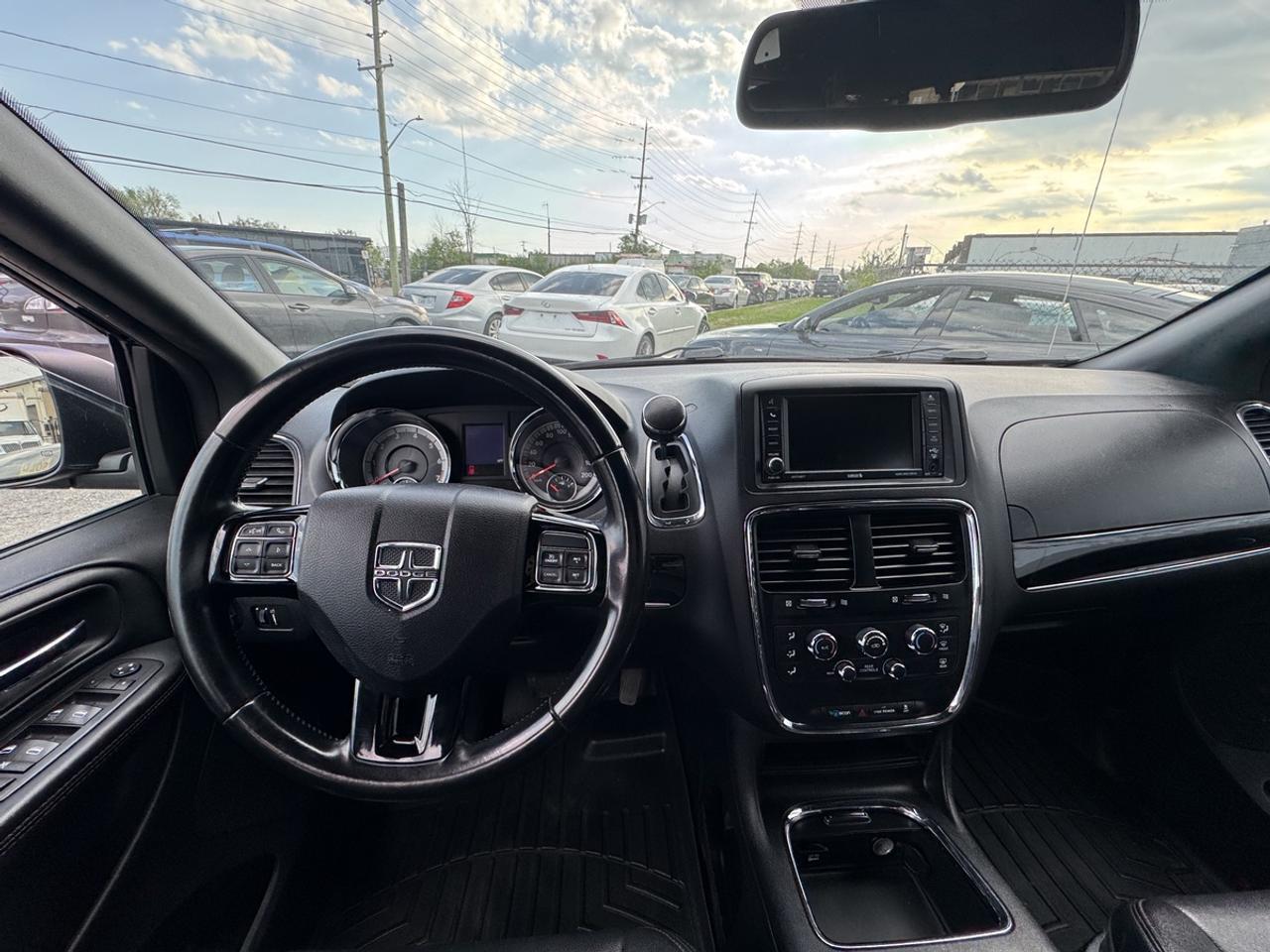 2019 Dodge Grand Caravan SXT Photo
