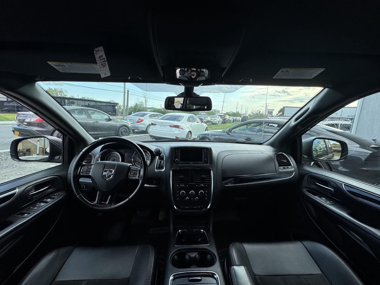 2019 Dodge Grand Caravan SXT Photo