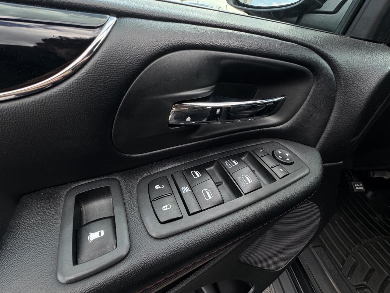 2019 Dodge Grand Caravan SXT Photo