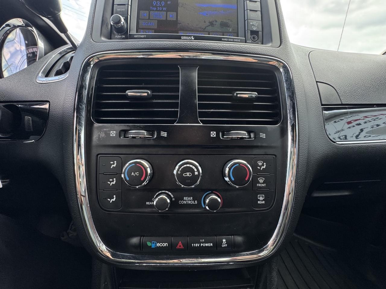 2019 Dodge Grand Caravan SXT Photo