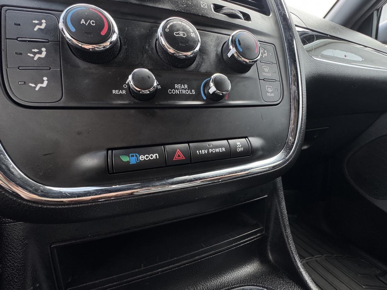 2019 Dodge Grand Caravan SXT Photo