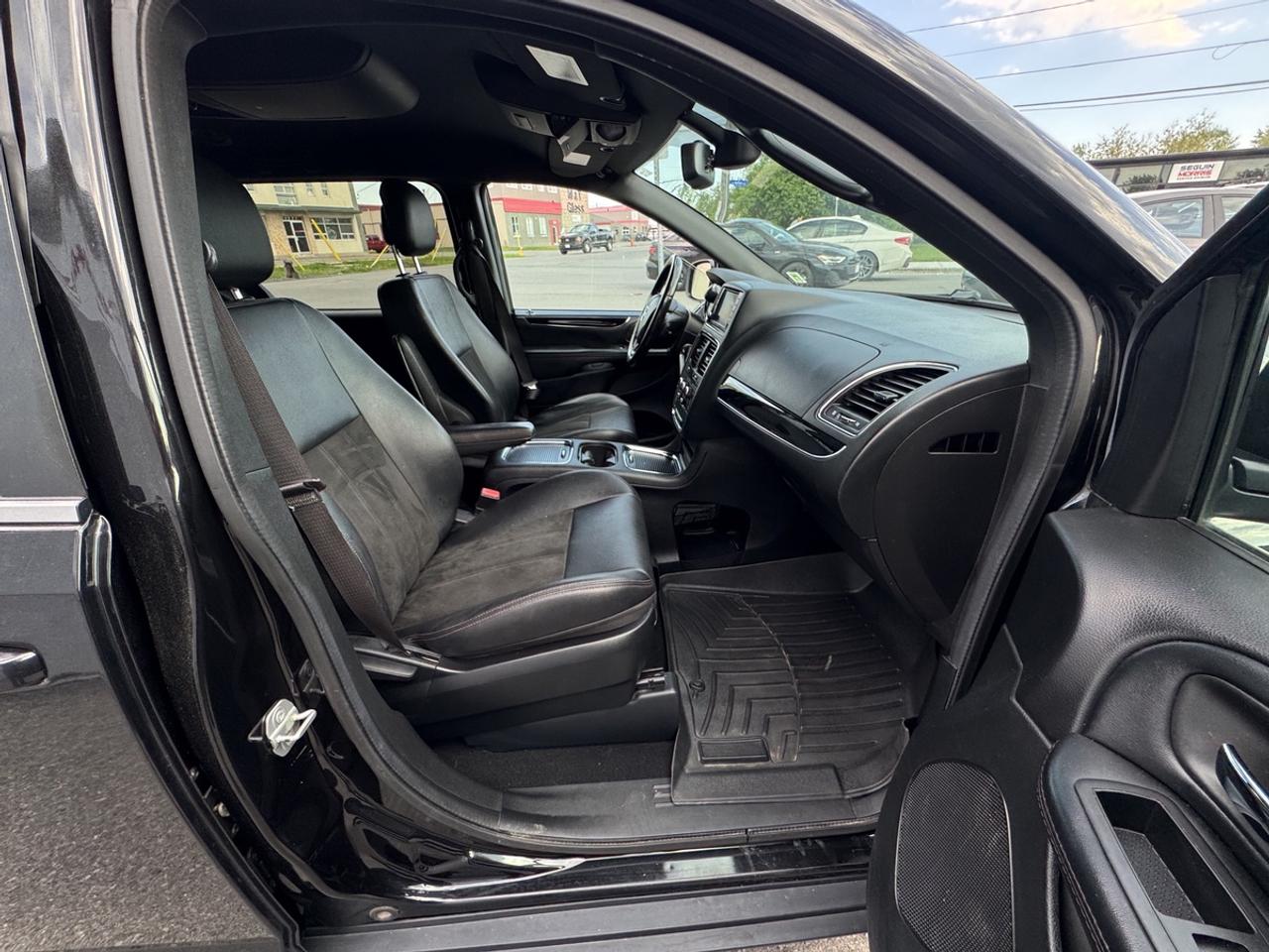2019 Dodge Grand Caravan SXT Photo
