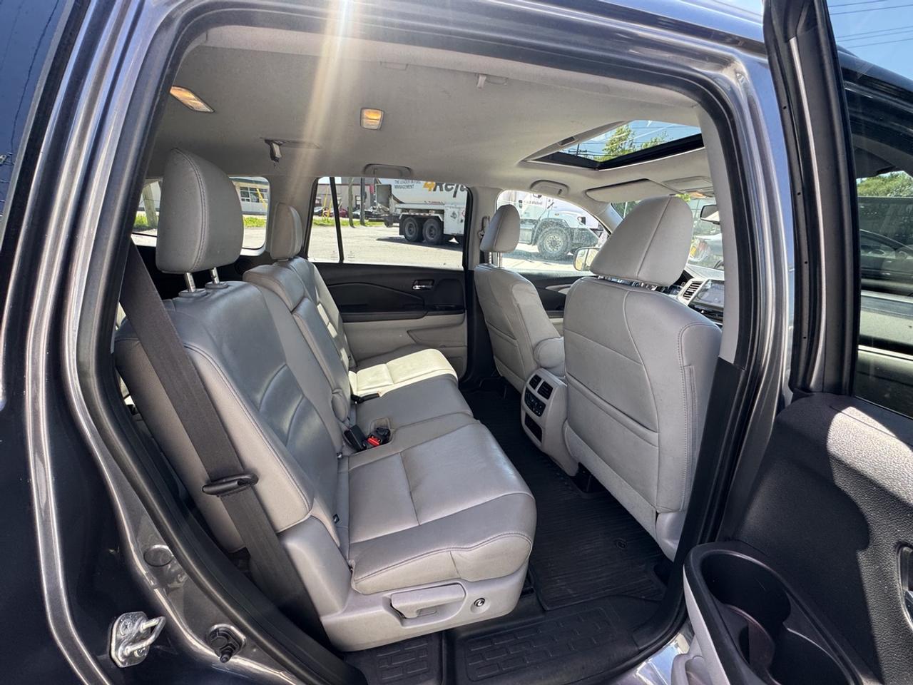 2017 Honda Pilot EX L Photo