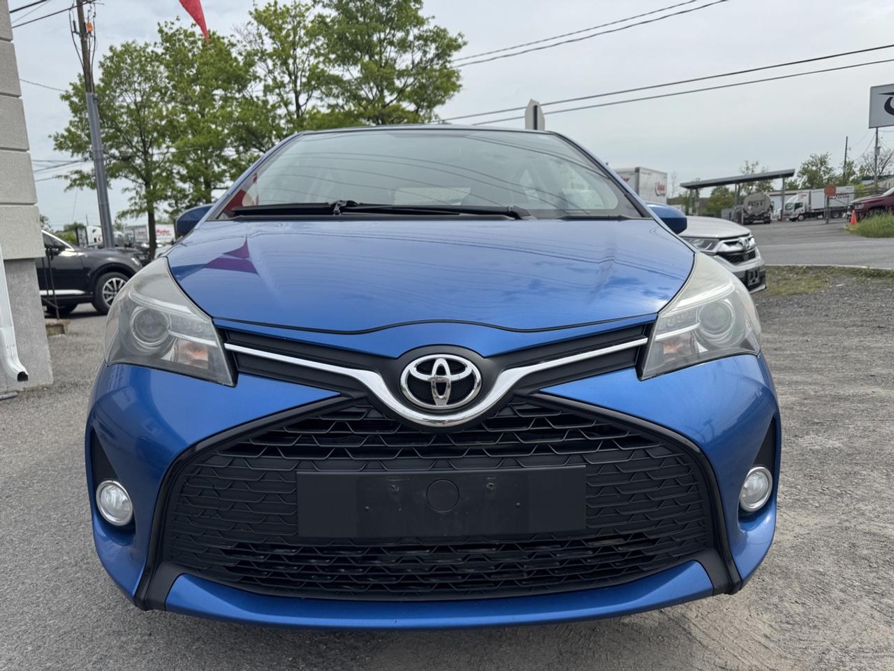 2016 Toyota Yaris SE Photo