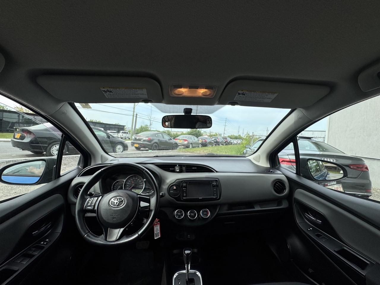 2016 Toyota Yaris SE Photo