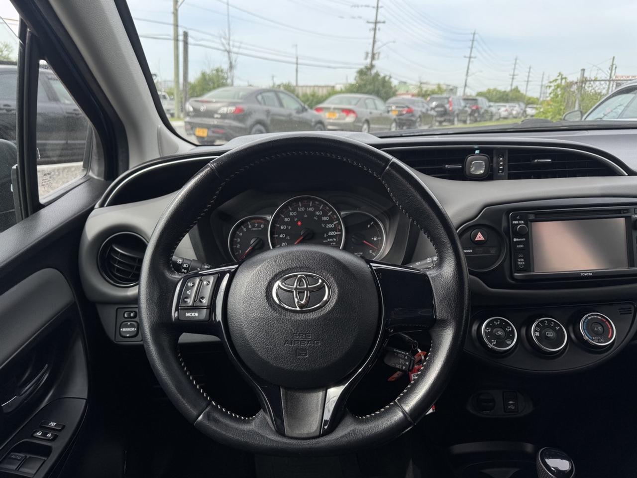 2016 Toyota Yaris SE Photo