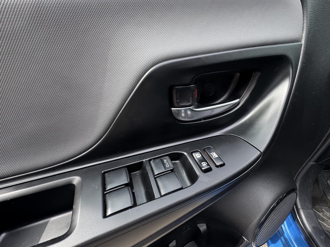 2016 Toyota Yaris SE Photo