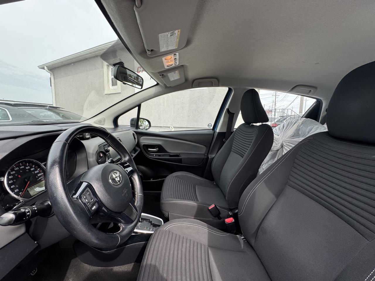 2016 Toyota Yaris SE Photo