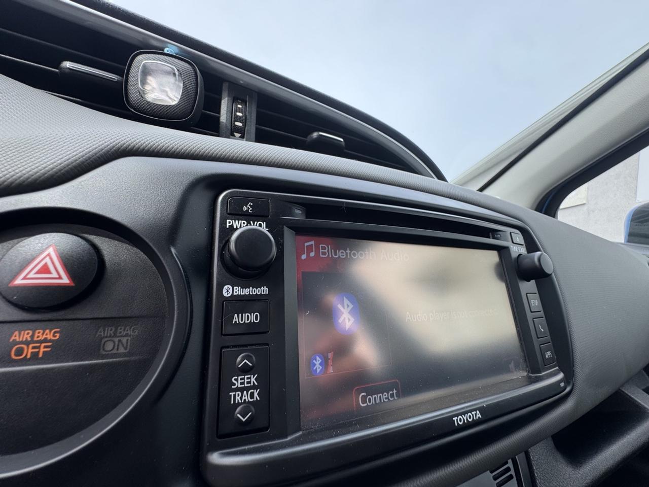 2016 Toyota Yaris SE Photo