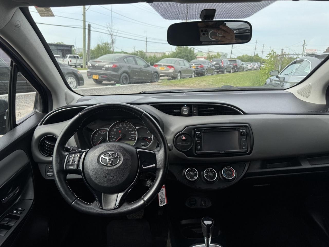 2016 Toyota Yaris SE Photo