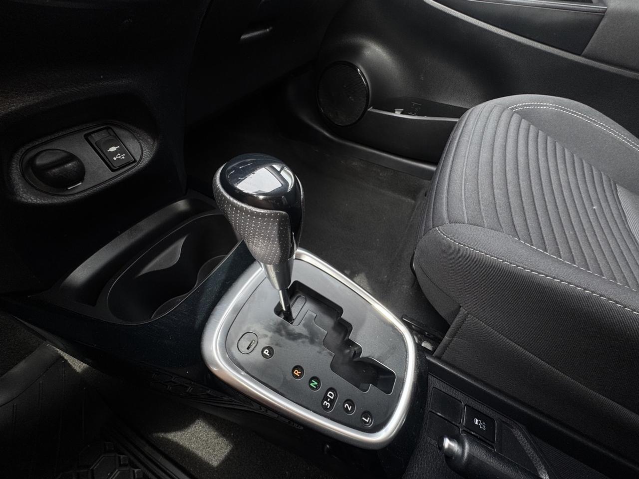 2016 Toyota Yaris SE Photo