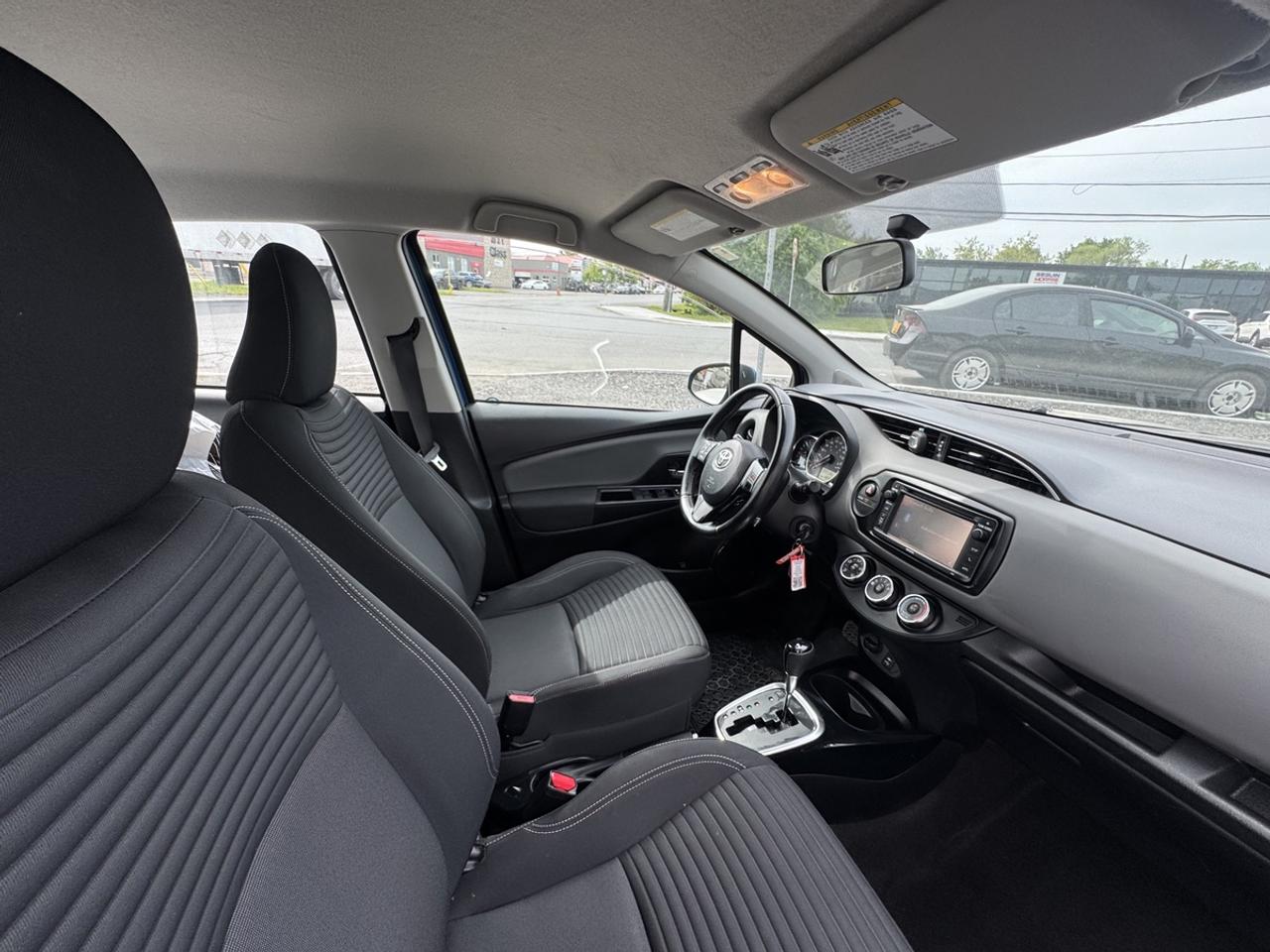 2016 Toyota Yaris SE Photo