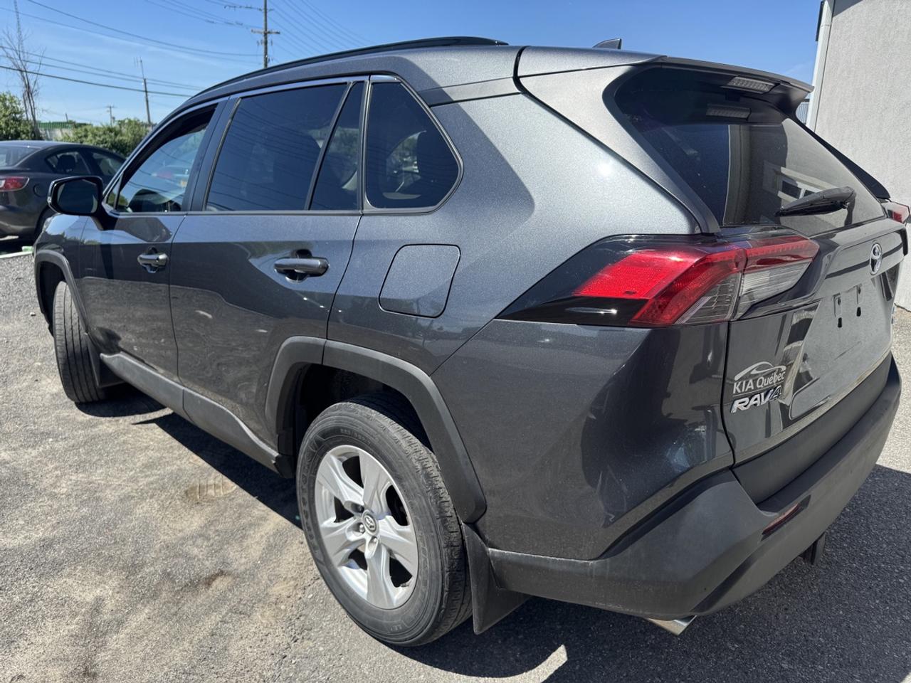 2019 Toyota RAV4 LE Photo