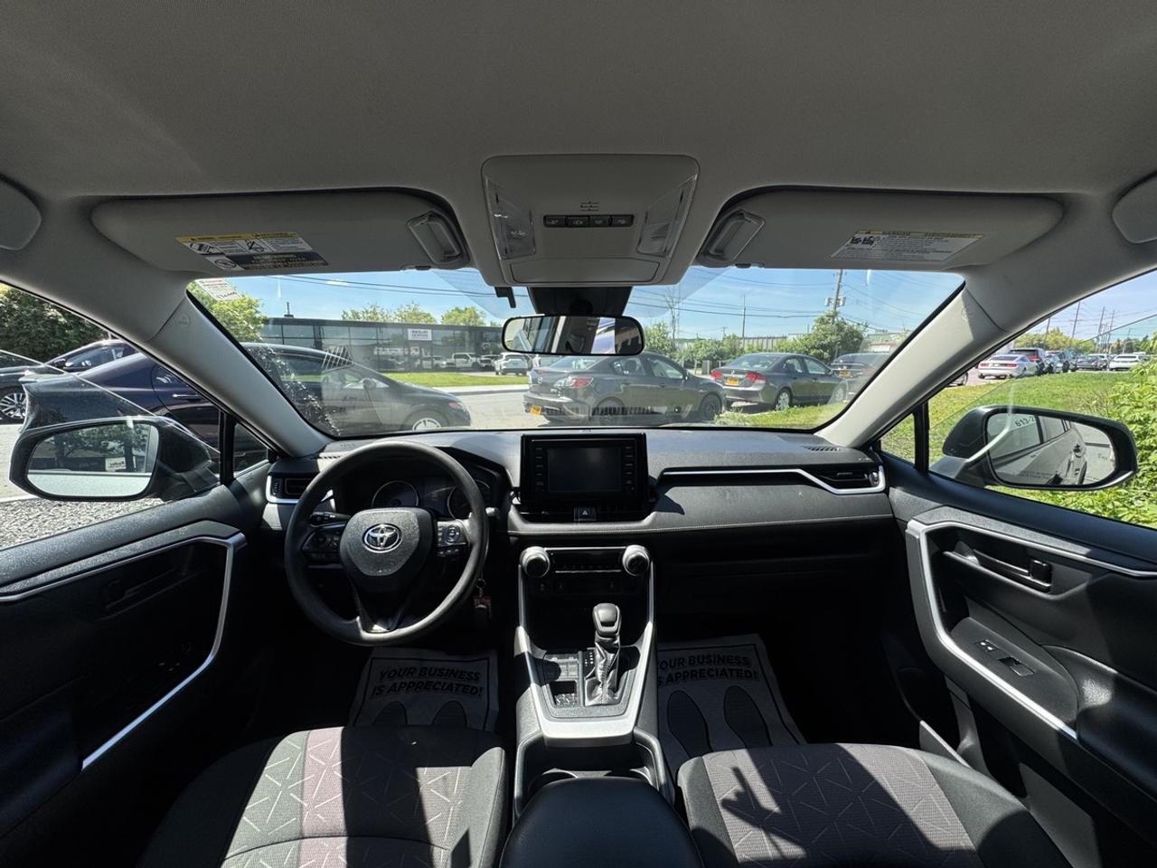 2019 Toyota RAV4 LE Photo