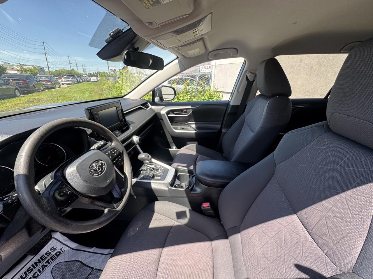 2019 Toyota RAV4 LE Photo