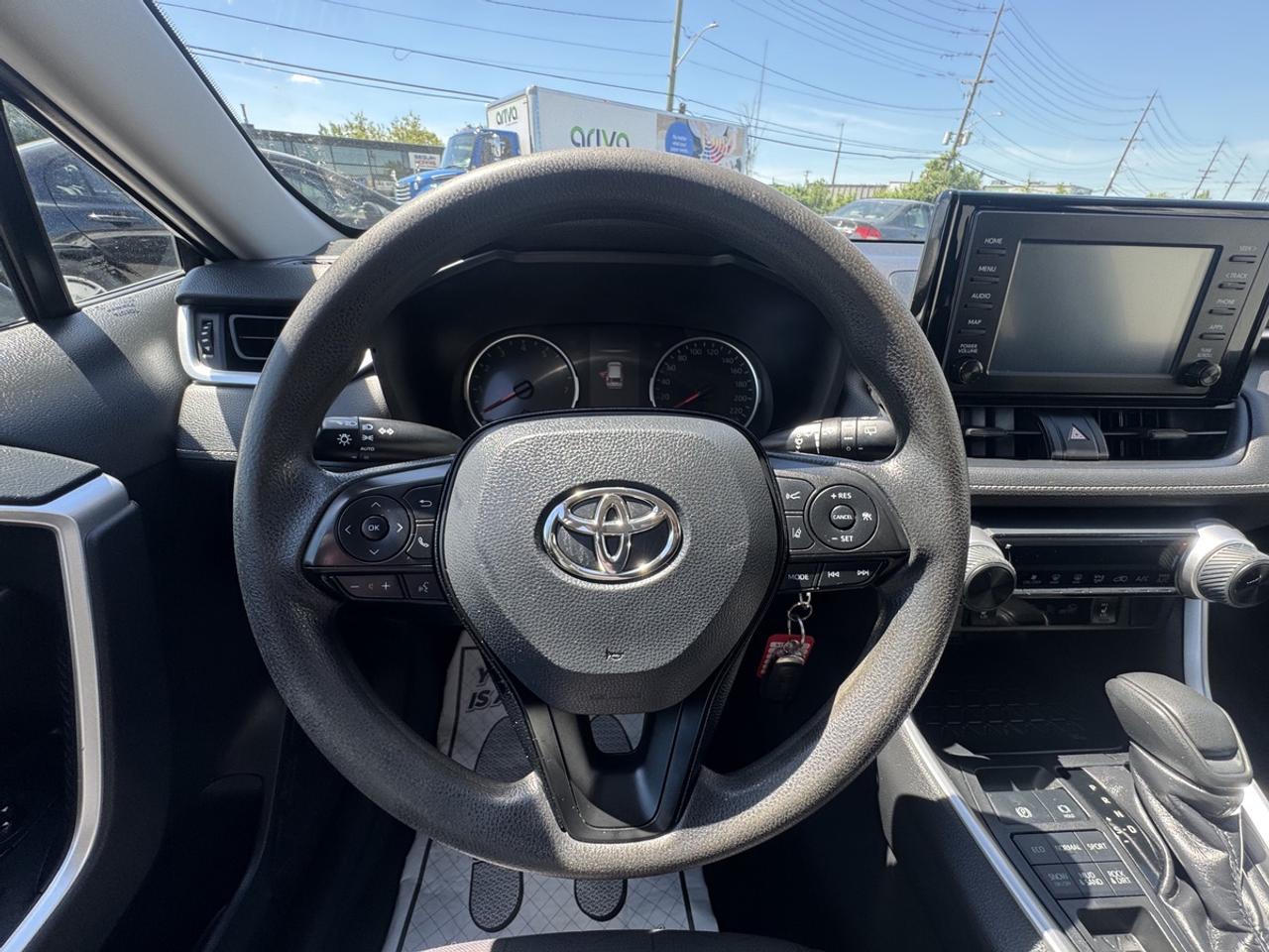 2019 Toyota RAV4 LE Photo