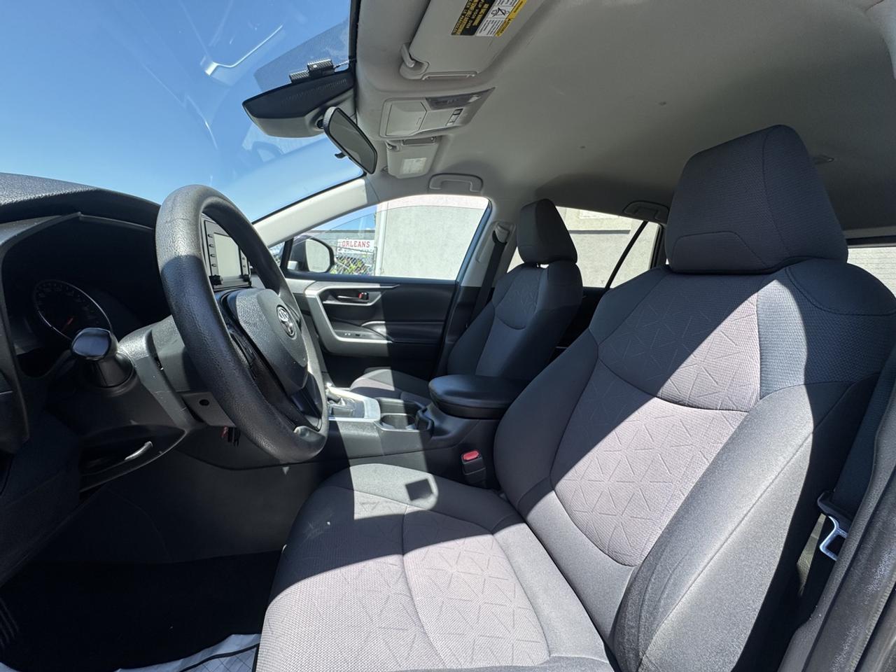 2019 Toyota RAV4 LE Photo