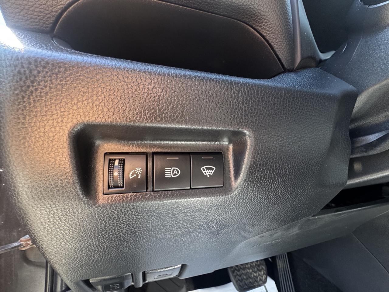 2019 Toyota RAV4 LE Photo