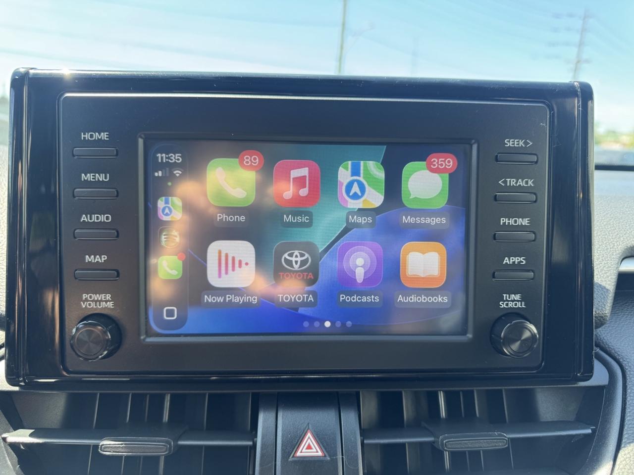 2019 Toyota RAV4 LE Photo