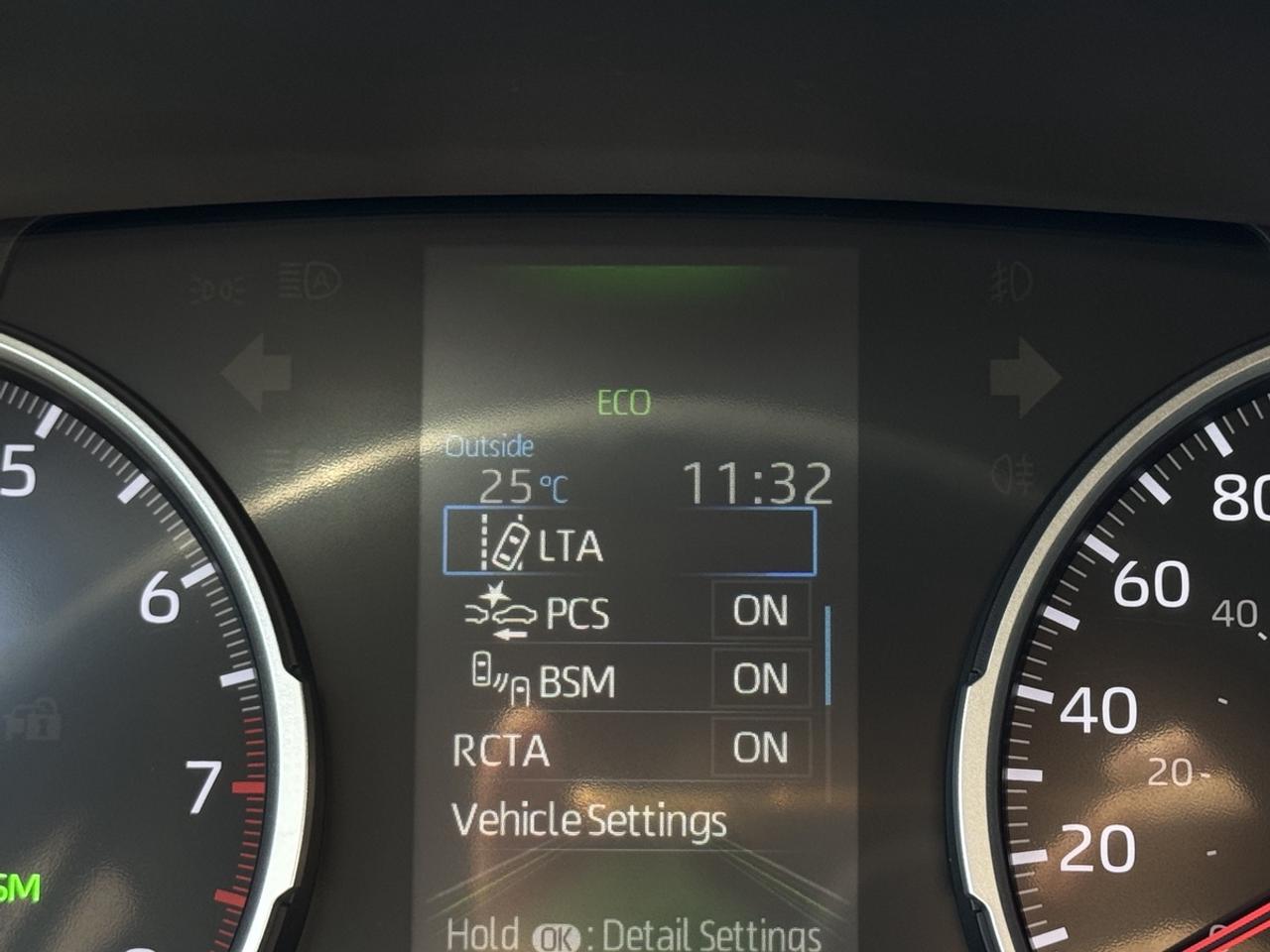2019 Toyota RAV4 LE Photo