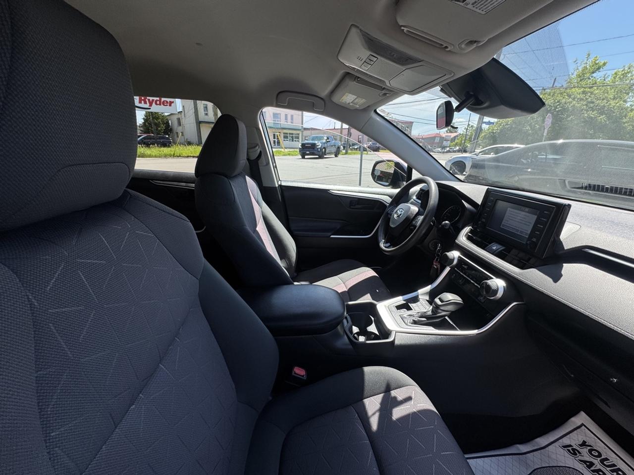 2019 Toyota RAV4 LE Photo