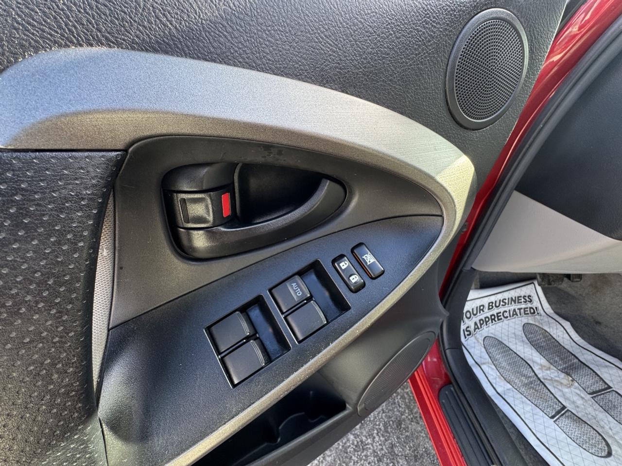 2011 Toyota RAV4 BASE Photo