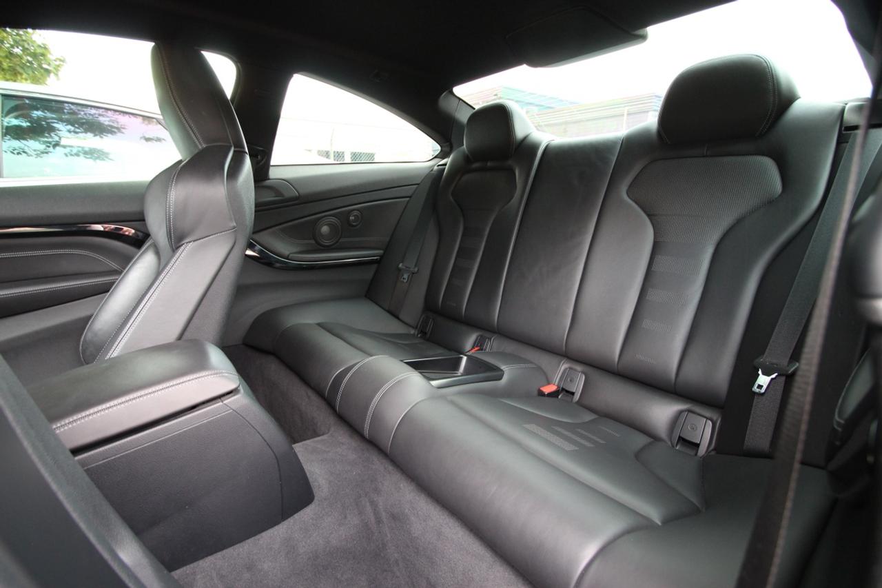 2016 BMW M4 - NO ACCIDENTS, ONTARIO REGISTERED Photo