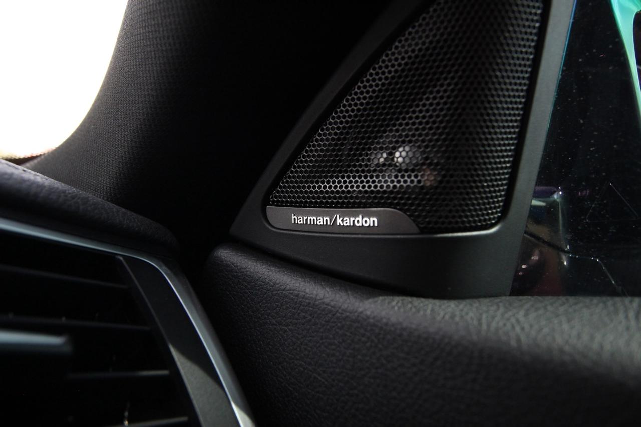 2016 BMW M4 - NO ACCIDENTS, ONTARIO REGISTERED Photo