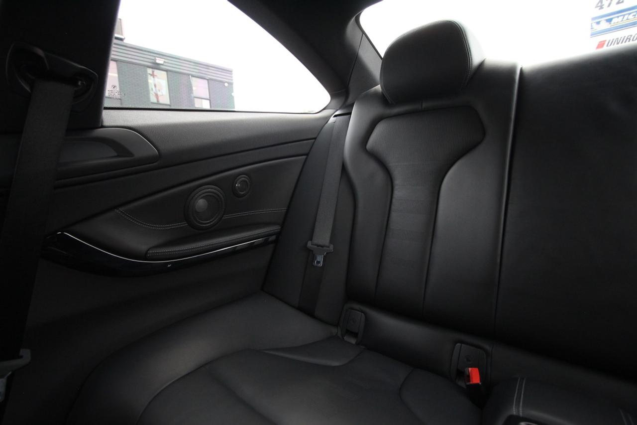 2016 BMW M4 - NO ACCIDENTS, ONTARIO REGISTERED Photo