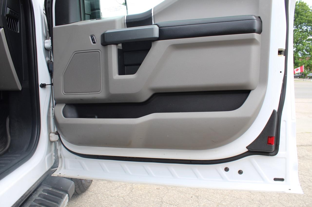 2017 Ford F-150 XLT 4WD 8ft 5.0L Extended Cab Tow package Photo
