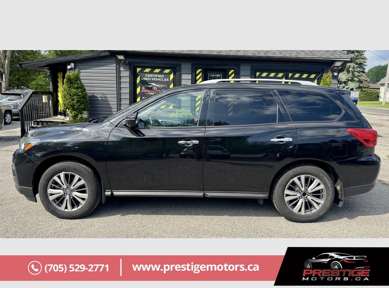 2018 Nissan Pathfinder SL Photo