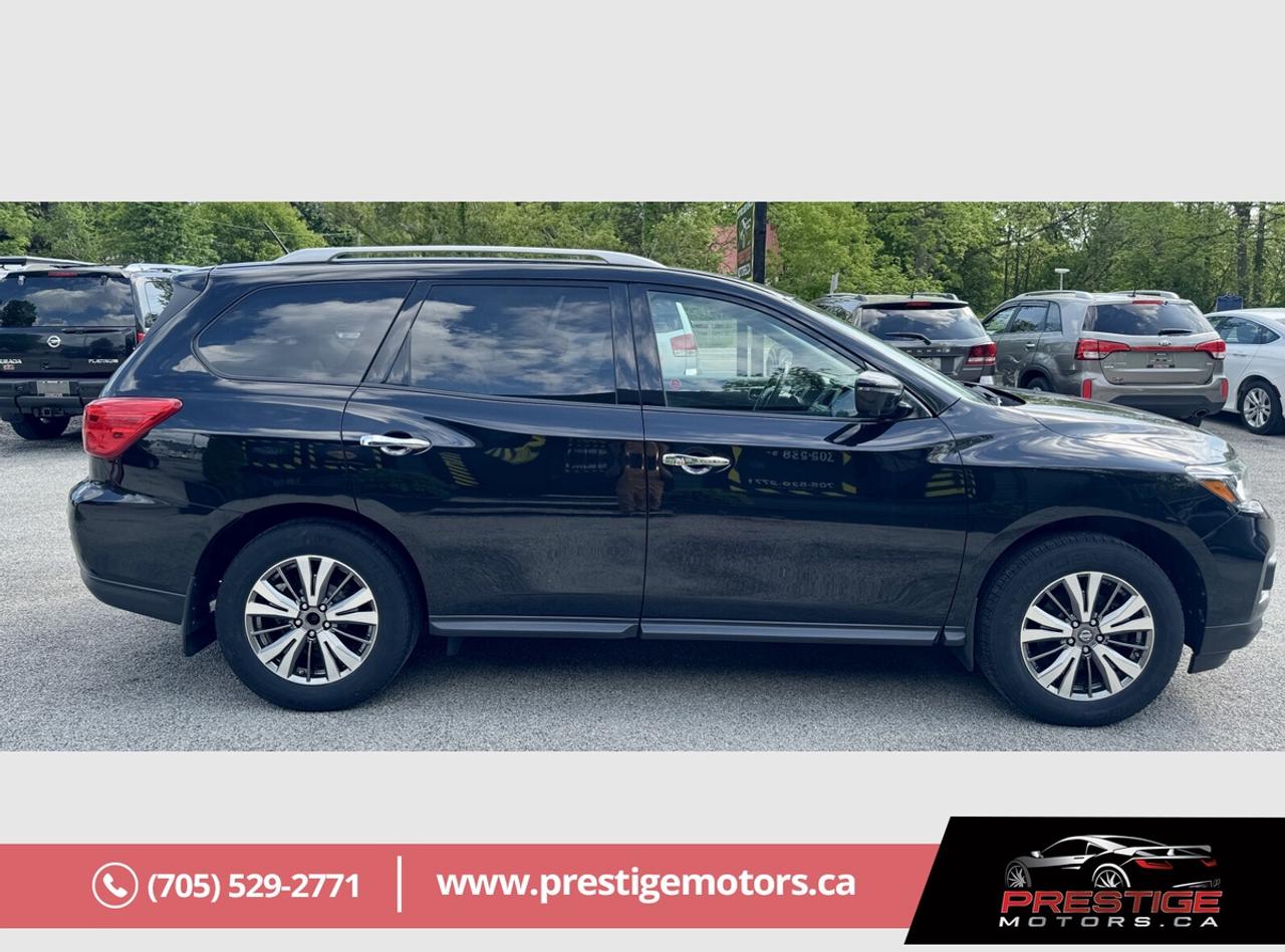 2018 Nissan Pathfinder SL Photo