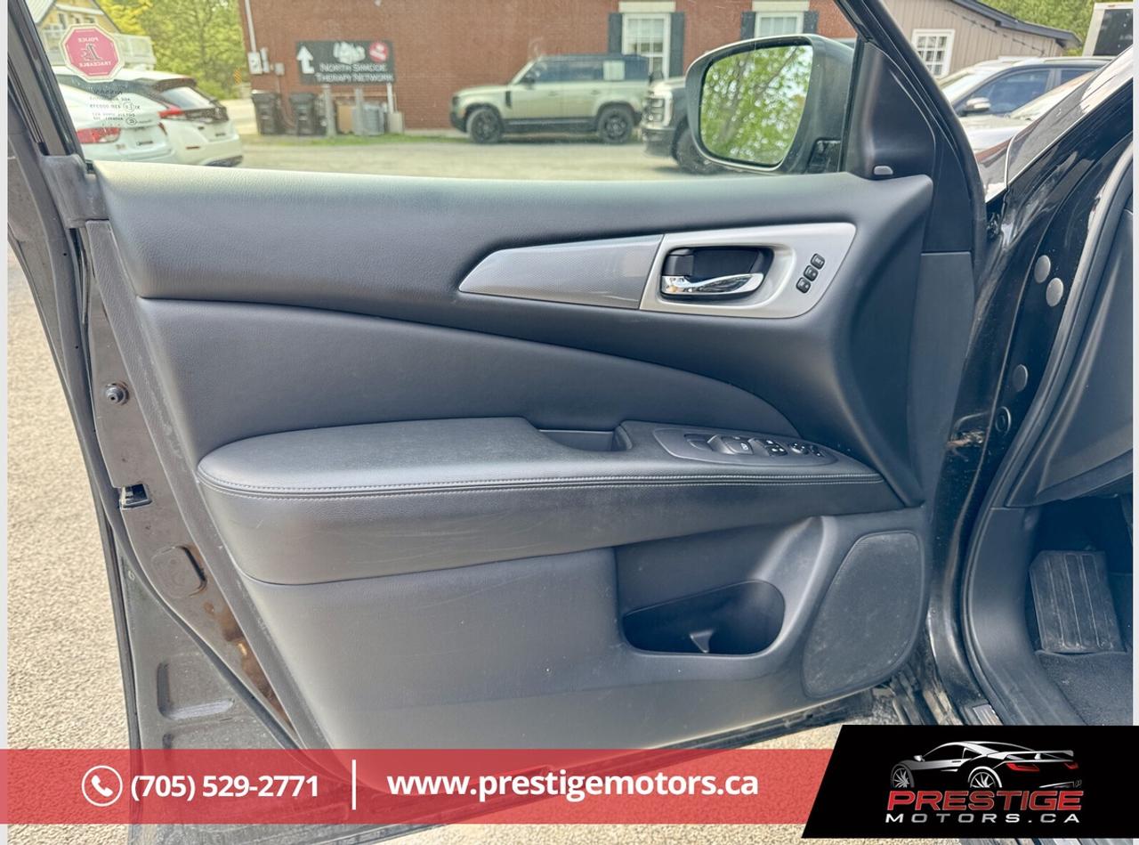 2018 Nissan Pathfinder SL Photo