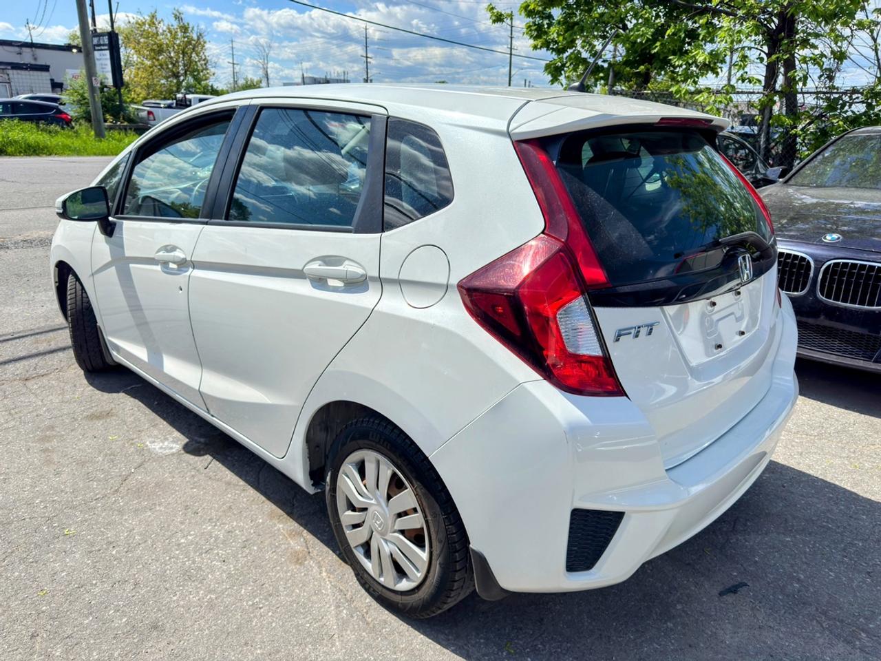2015 Honda Fit LX Photo3
