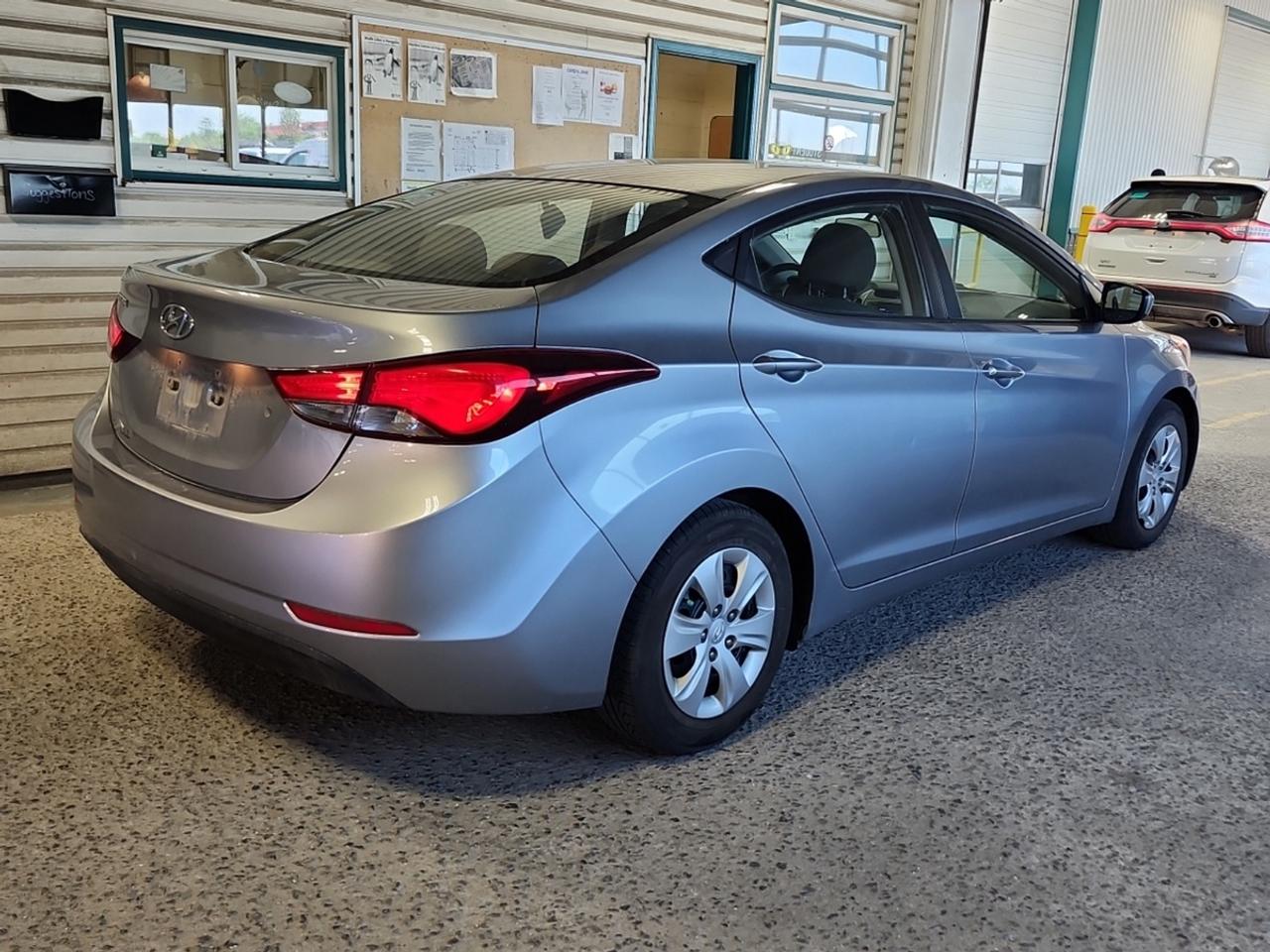 2016 Hyundai Elantra Limited Photo