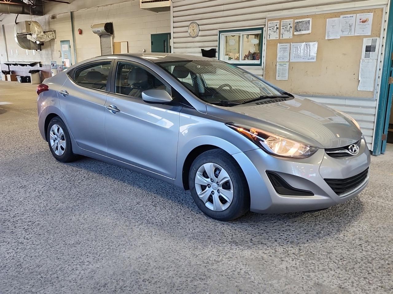 2016 Hyundai Elantra Limited Photo