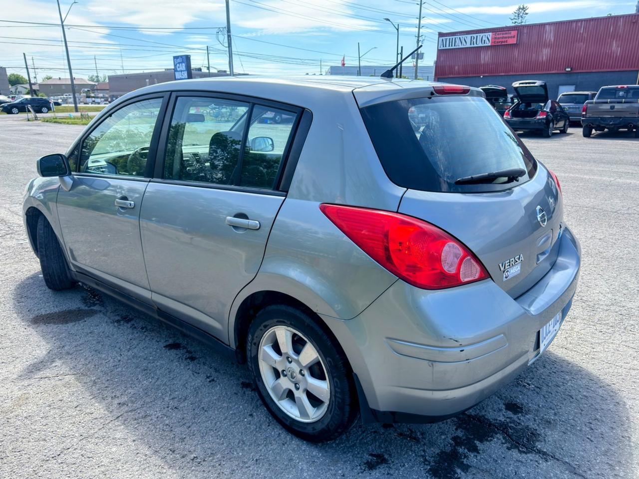 2012 Nissan Versa SL Photo