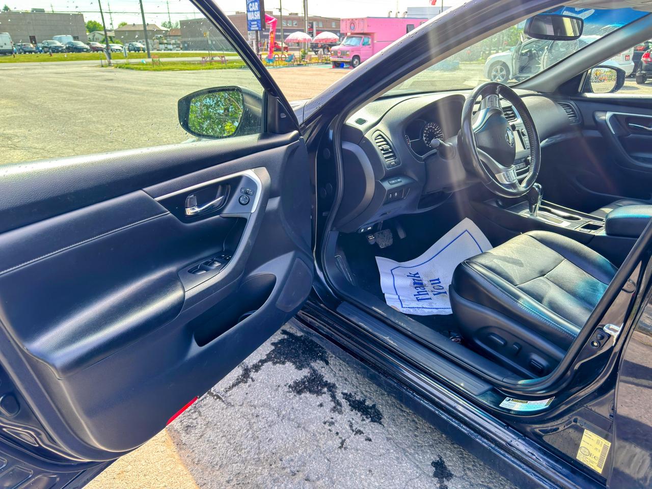2017 Nissan Altima SL Photo4