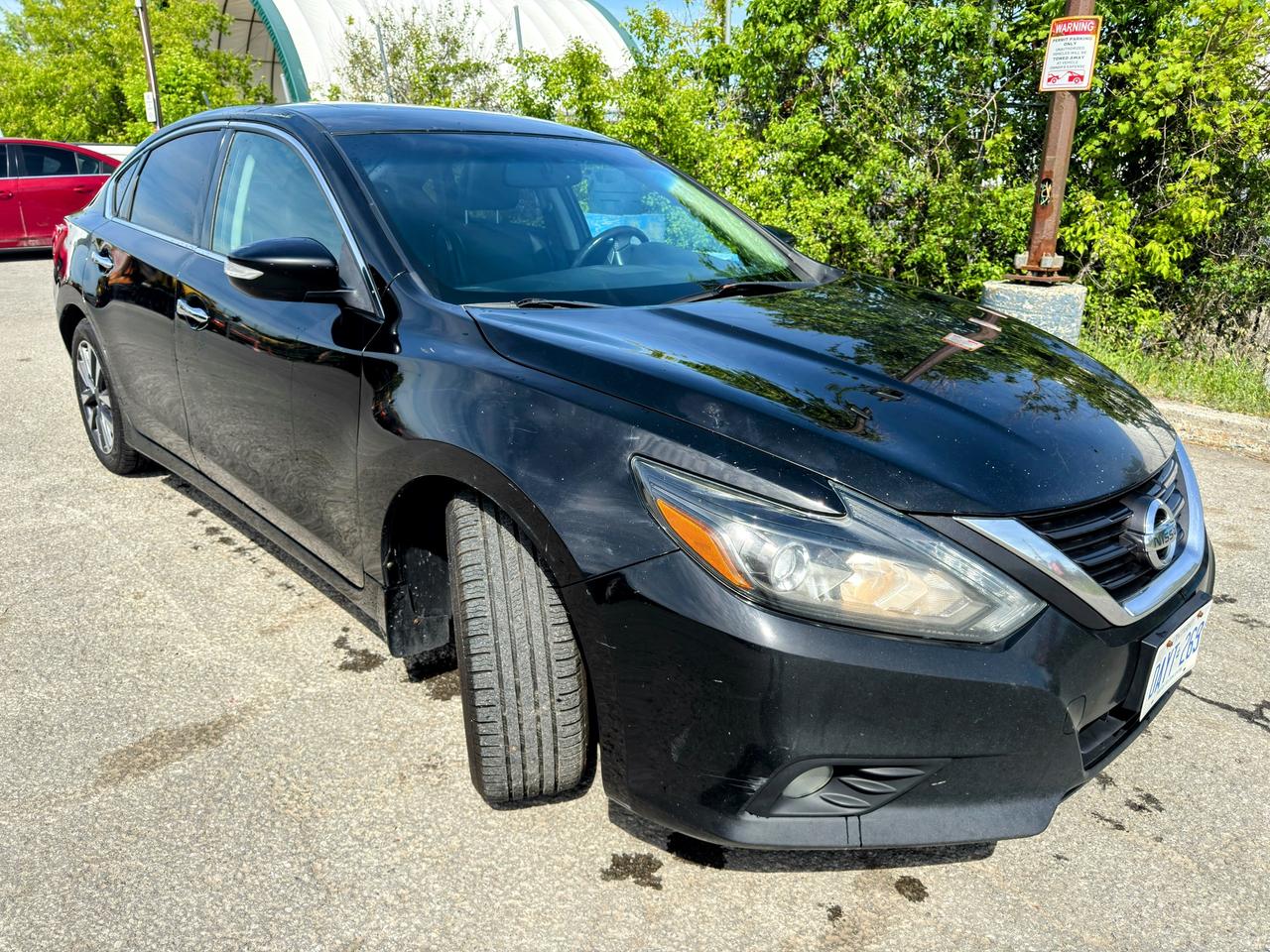 2017 Nissan Altima SL Photo